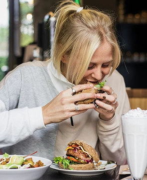 BURGERS Burger takeaway packaging in Sydney